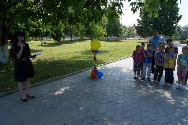 Социальная акция &laquo;Рисунок мелом на тему &laquo;Вместе дружная семья&raquo; 